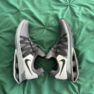 Men’s Like New Nike Shox Gravity Atmosphere Grey